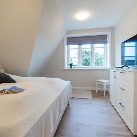 Haus Inselurlaub Hausteil 1 度假居