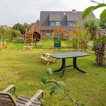 Haus Inselurlaub Hausteil 1 度假居