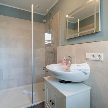 度假居 Haus Inselurlaub Hausteil 1 Oevenum