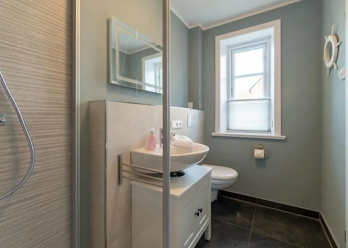 Haus Inselurlaub Hausteil 1 Casa de Férias Oevenum